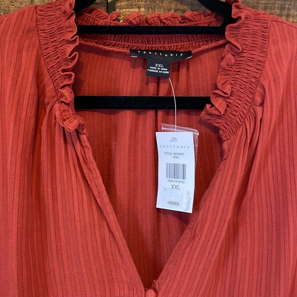NWT Sanctuary 3/4 Sleeve Tie Front Detail Ruched Button Front Top. - Picture 3 of 7